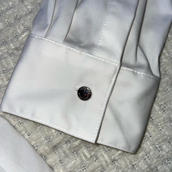 Button down - Picture 2 of 3